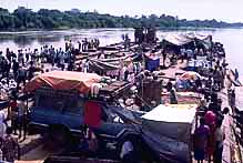 Kongo (Zaire): Schiffahrt auf dem Kongo Fluss (Zaire Fluss) von Kinshasa nach Kisangani