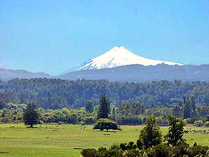 Chile/X.Reg.-Los Lagos: Volcano Osorno