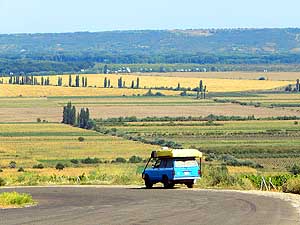 Moldova: Neat rural landscape - on the way from Causeni to Bendery in Transnistria - could well be in Switzerland