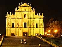 Macao: The ’St. Paul’ ruin is an inspiring sight also at night