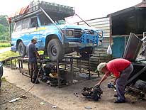 Miri/Sarawak/East-Malaysia (Borneo): Repairing the gear box