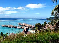 Franzsisch Polynesien: Typisches Sdsee-Resort (Pazifik) mit berwasser-Bungalows (Sofitel 'Ia Ora' Moorea)