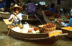 Thailand: 'Floating Market' (Flussmarkt) in Damnoen nördlich von Samut Songkhram