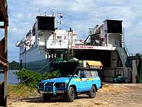 Vanuatu: Irifa harbor near Port Vila on the island of Efate: Leaving 'MV Havannah'
